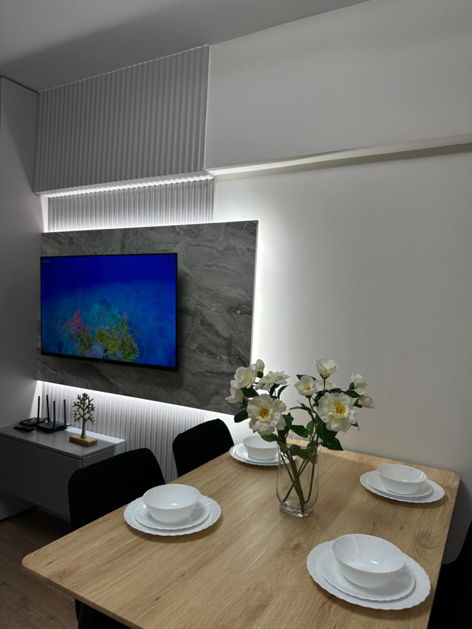 Glenis Luxury * Durrës
