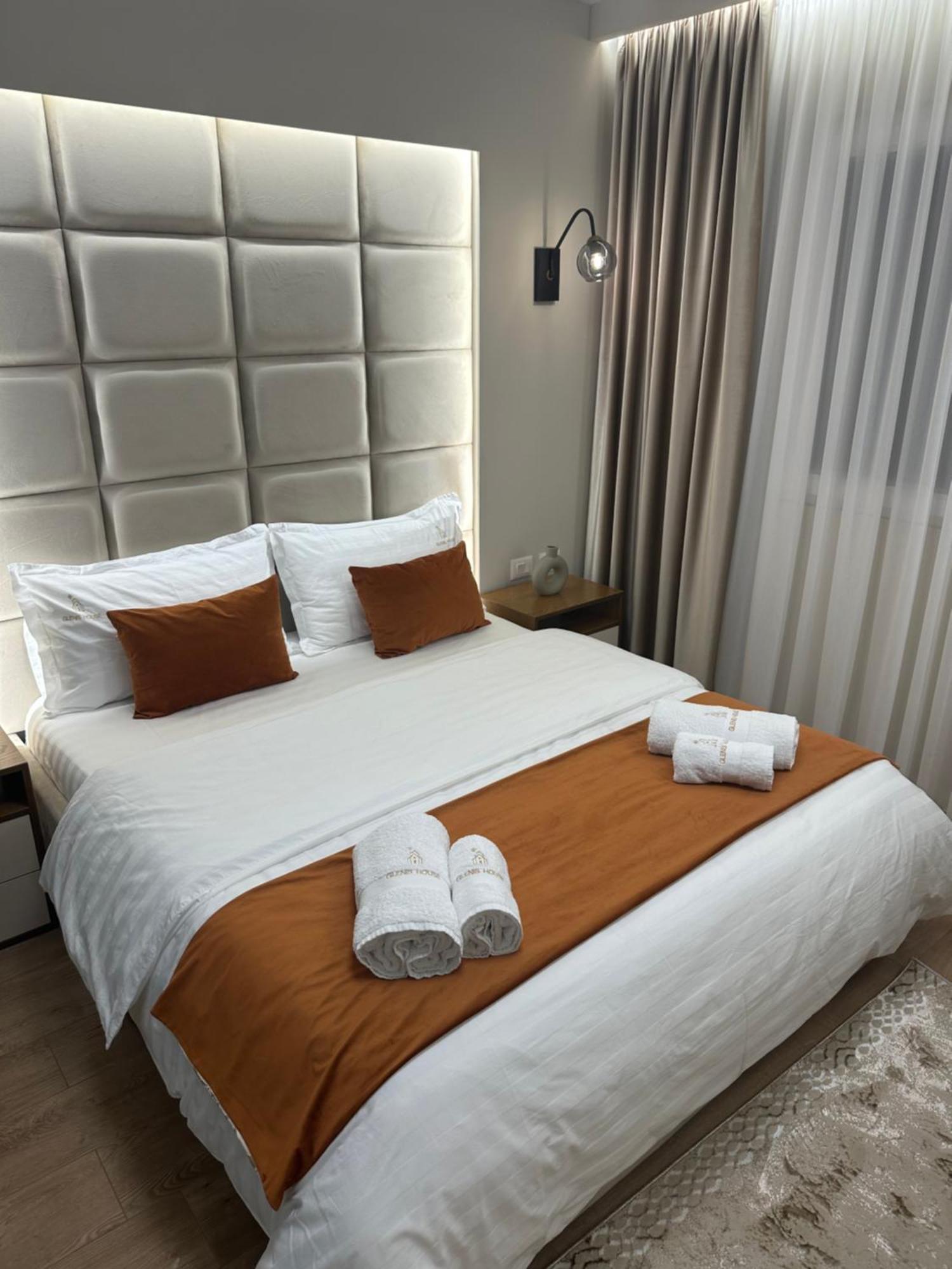 Glenis Luxury